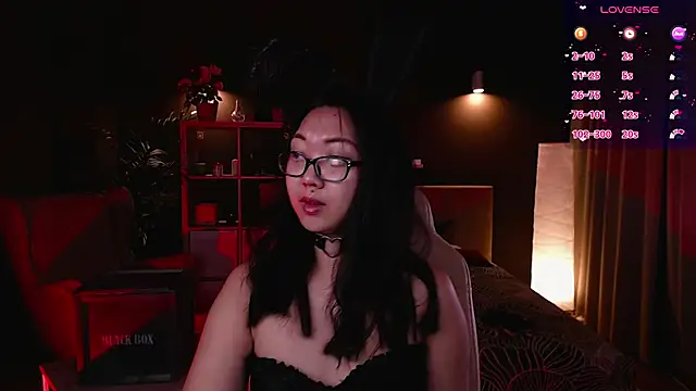 Snapshot of Marine_Vact chatting on 10.14.25 Marine Vact online show from 10.14.25