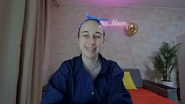 Anika bloom online show from 02.26.25