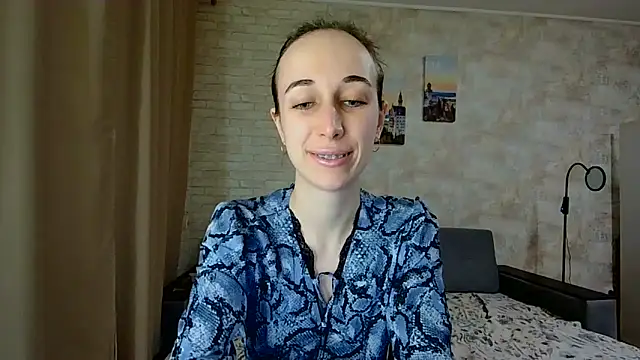 Snapshot of Anika_bloom chatting on 04.16.26 Anika bloom online show from 04.16.26