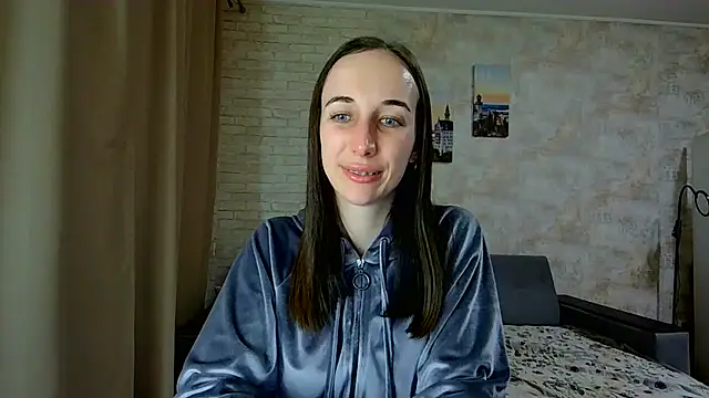 Snapshot of Anika_bloom chatting on 04.24.26 Anika bloom online show from 04.24.26