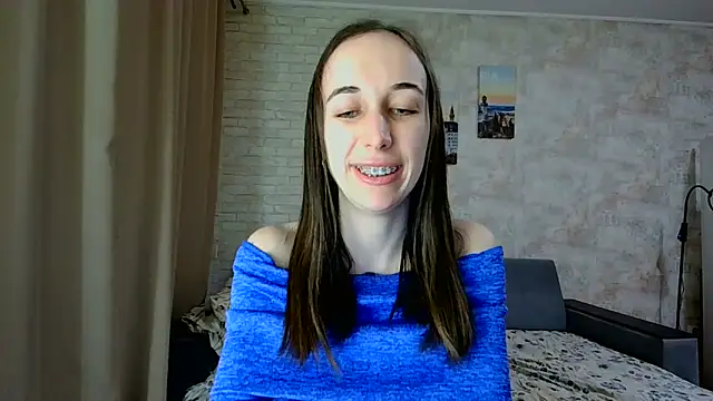 Snapshot of Anika_bloom chatting on 04.26.26 Anika bloom online show from 04.26.26