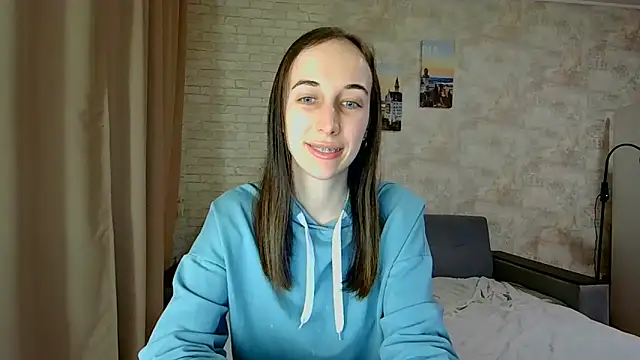 Snapshot of Anika_bloom chatting on 04.29.26 Anika bloom online show from 04.29.26