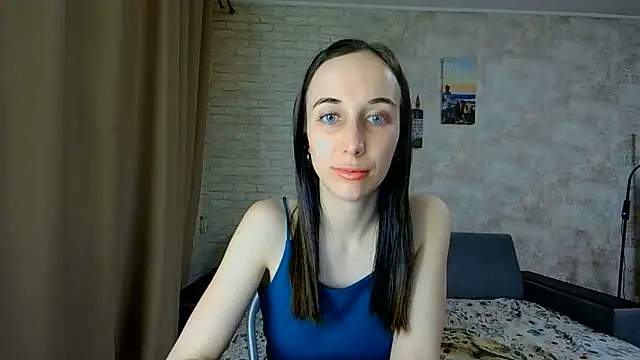 Snapshot of Anika_bloom chatting on 05.11.26 Anika bloom online show from 05.11.26