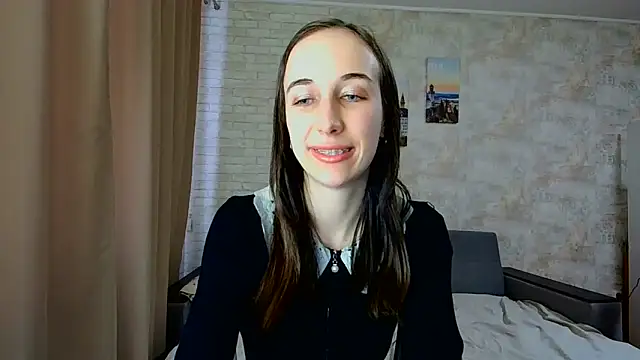 Snapshot of Anika_bloom chatting on 05.18.26 Anika bloom online show from 05.18.26