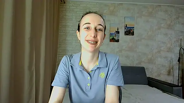Snapshot of Anika_bloom chatting on 05.24.26 Anika bloom online show from 05.24.26