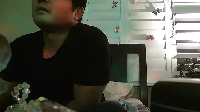 Snapshot of cloudyspun chatting on 11.24.25 cloudyspun online show from 11.24.25