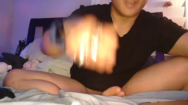 Snapshot of cloudyspun chatting on 11.27.25 cloudyspun online show from 11.27.25