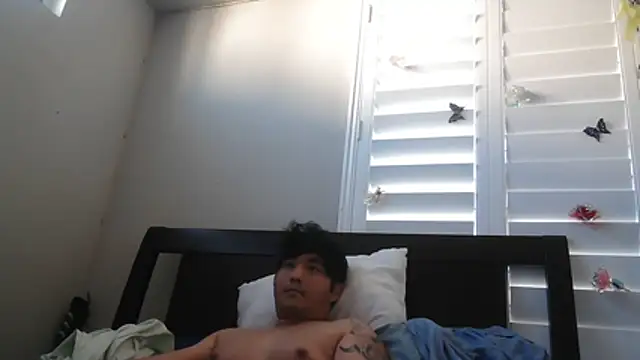 Snapshot of cloudyspun chatting on 12.05.25 cloudyspun online show from 12.05.25