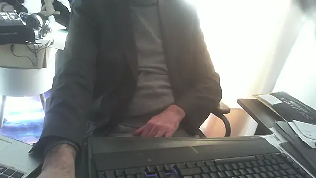 shyfrenchcock1 online show from 01.31.25