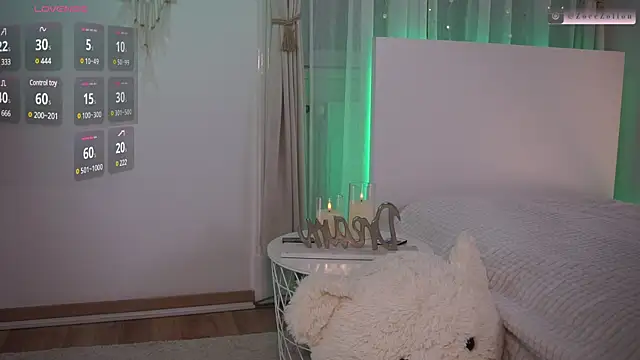 ZoeeZolton online show from 12.15.24