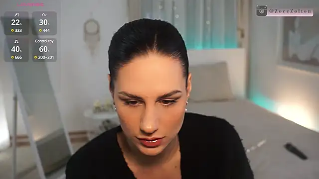 ZoeeZolton online show from 01.01.25