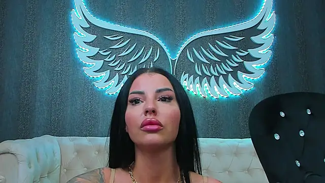 Snapshot of anemarieejolie chatting on 02.21.25 anemarieejolie online show from 02.21.25