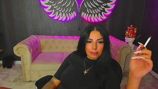 Snapshot of anemarieejolie chatting on 09.10.25 anemarieejolie online show from 09.10.25