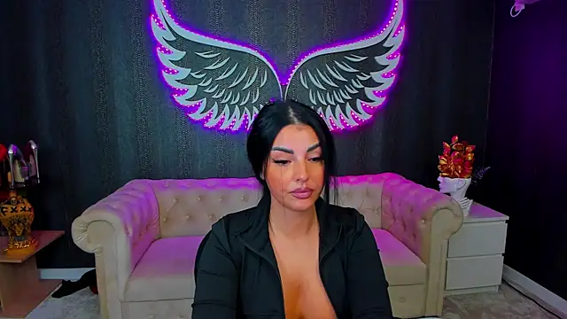 Snapshot of anemarieejolie chatting on 10.12.25 anemarieejolie online show from 10.12.25