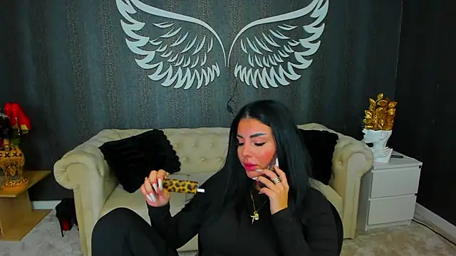 Snapshot of anemarieejolie chatting on 11.06.25 anemarieejolie online show from 11.06.25