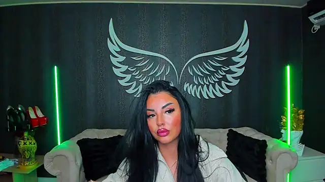 Snapshot of anemarieejolie chatting on 11.14.25 anemarieejolie online show from 11.14.25