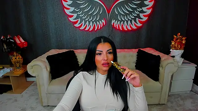 Snapshot of anemarieejolie chatting on 12.02.25 anemarieejolie online show from 12.02.25