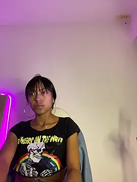 bonnie 18x online show from 02.11.25