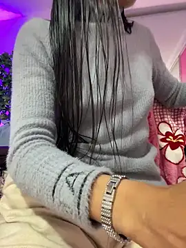 bonnie 18x online show from 11.10.25