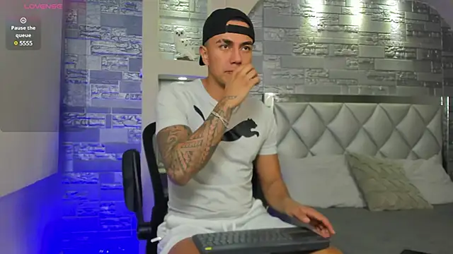 Aron Bolt online show from 01.21.25