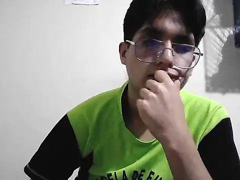 Snapshot of HardDick2 chatting on 05.19.26 HardDick2 online show from 05.19.26