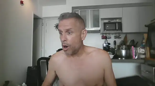 Snapshot of Diegoperrote682661 chatting on 12.17.24 Diegoperrote682661 online show from 12.17.24