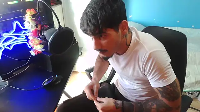 Badboyi1997 online show from 10.19.25