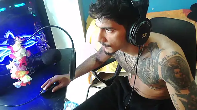 Badboyi1997 online show from 10.23.25