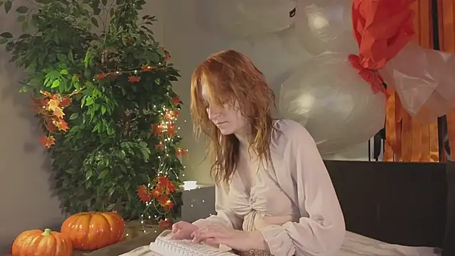 Snapshot of Rita_flame chatting on 11.02.25 Rita flame online show from 11.02.25