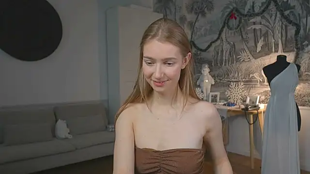 Snapshot of solar_bella chatting on 12.24.24 solar bella online show from 12.24.24