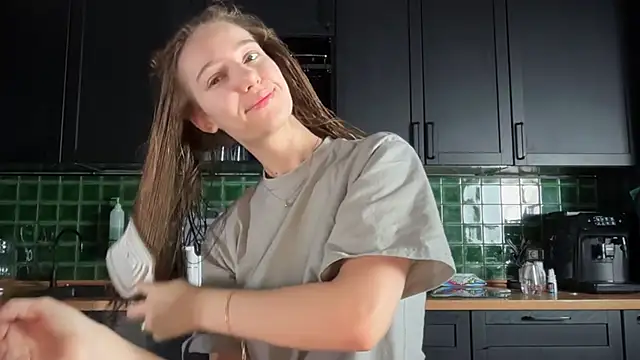 Snapshot of solar_bella chatting on 02.26.26 solar bella online show from 02.26.26