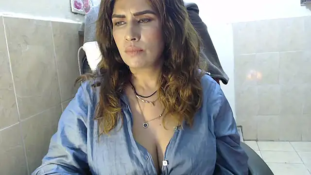 Snapshot of pareeti chatting on 01.18.26 pareeti online show from 01.18.26