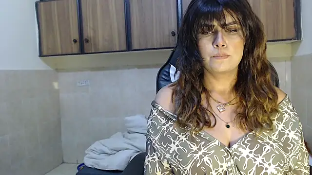 Snapshot of pareeti chatting on 02.15.26 pareeti online show from 02.15.26