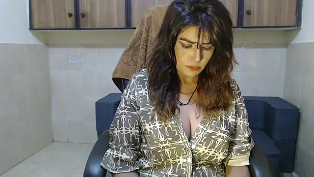 Snapshot of pareeti chatting on 02.21.26 pareeti online show from 02.21.26