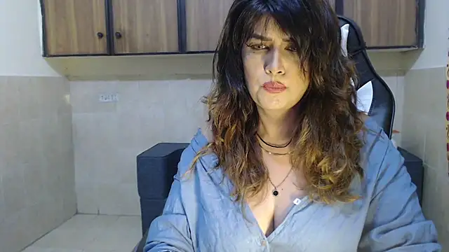 Snapshot of pareeti chatting on 02.22.26 pareeti online show from 02.22.26