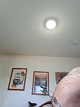 Snapshot of mileflav0r chatting on 03.23.26 mileflav0r online show from 03.23.26