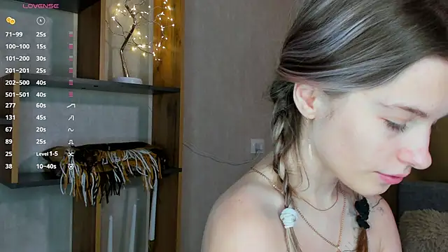 Snapshot of LinaCristonsen chatting on 12.08.24 LinaCristonsen online show from 12.08.24