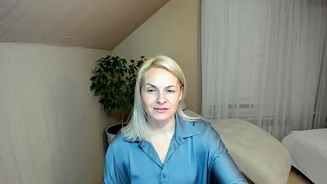 Alicee Gracee online show from 01.08.25