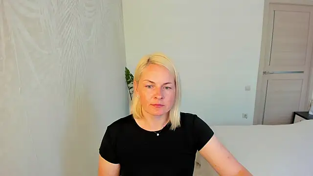 Snapshot of Alicee_Gracee chatting on 06.10.26 Alicee Gracee online show from 06.10.26