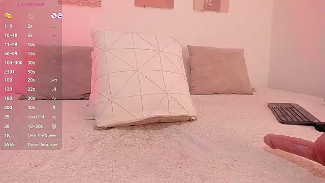 Mia Heartt online show from 02.14.25