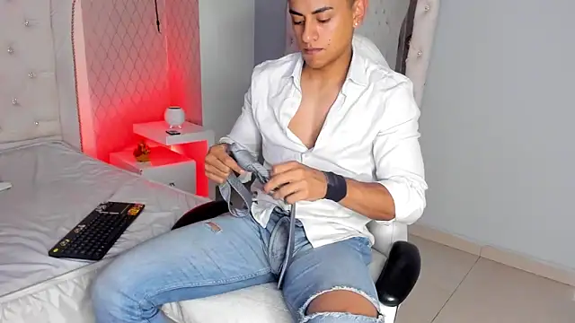 Lucii fer  online show from 02.06.26