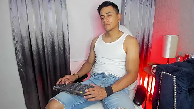 Lucii fer  online show from 02.20.26