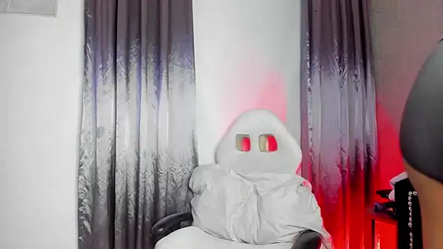 Lucii fer  online show from 02.26.26