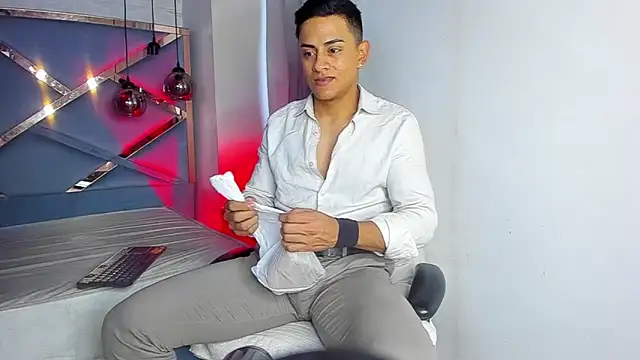 Lucii fer  online show from 03.13.26