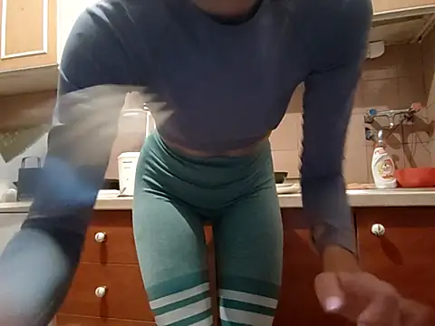 Snapshot of beaverwoman chatting on 09.26.25 beaverwoman online show from 09.26.25