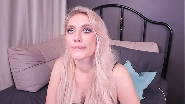 IsadoraDunkan online show from 03.21.25