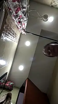 Snapshot of miss_evoleth2 chatting on 11.27.25 miss evoleth2 online show from 11.27.25