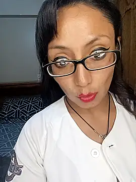 Snapshot of Lucy_Chery chatting on 10.21.25 Lucy Chery online show from 10.21.25