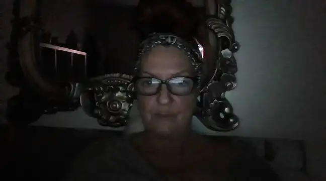 Snapshot of Tillieuk chatting on 01.14.25 Tillieuk online show from 01.14.25