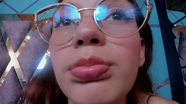 LARICSABLUE online show from 02.25.25